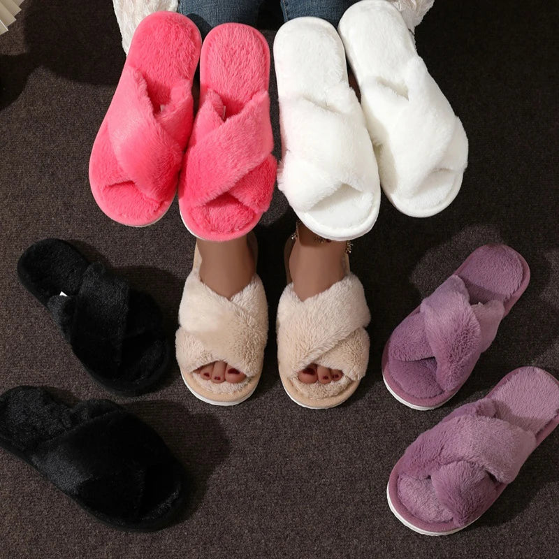 Fluffy slides for woman