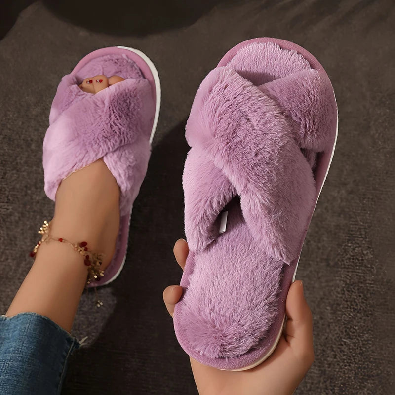 Fluffy slides for woman